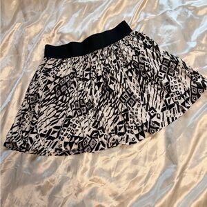 Express Monochrome Geometric Skater Skirt